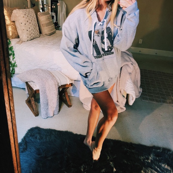 Tops - grey boyfriend hockey hoodie